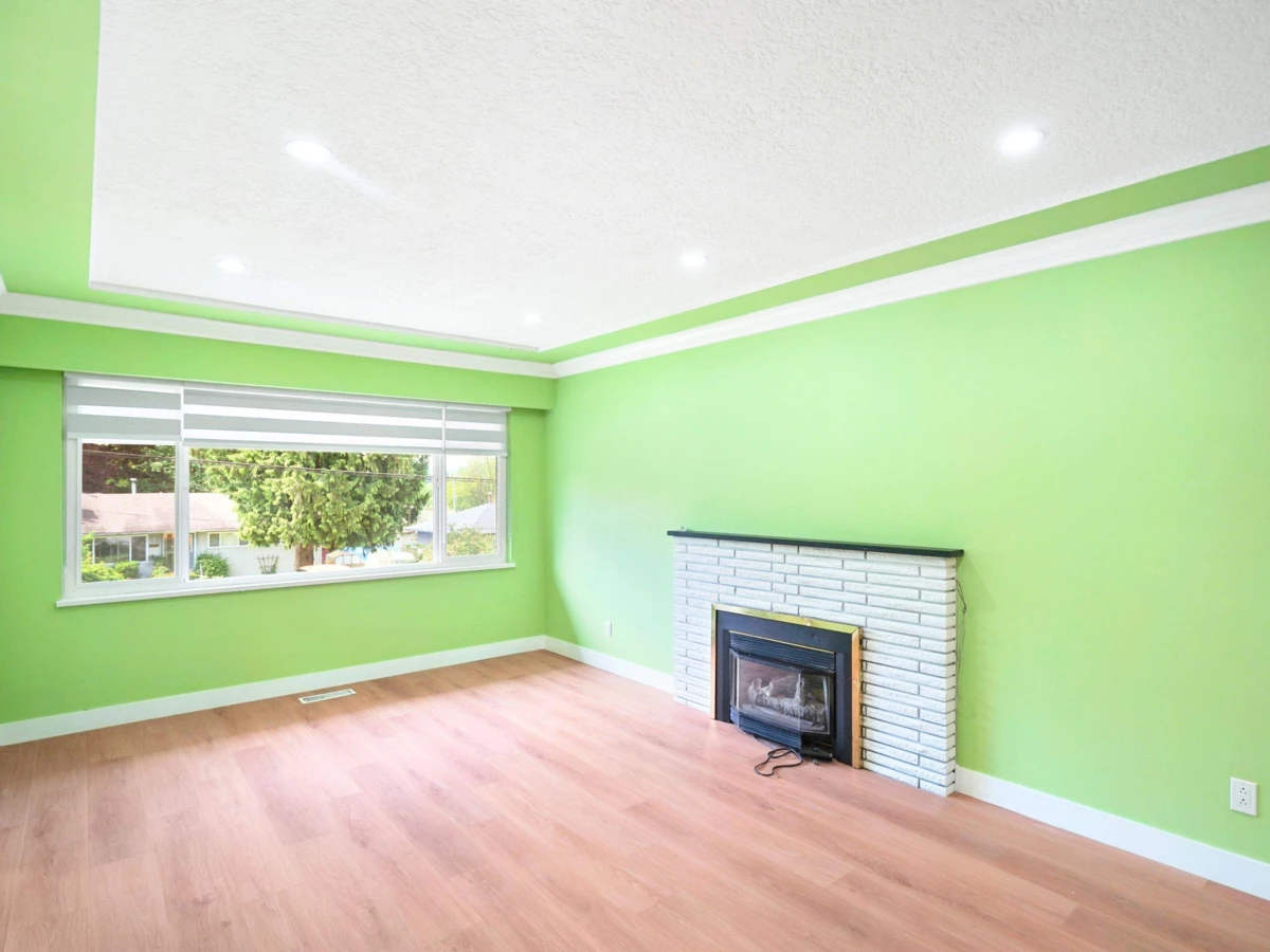Dining Area Photo of 14935 Kew Drive, Surrey, BC