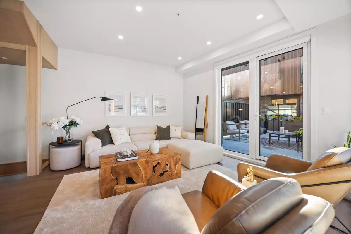 Family Room Photo of 3218 Highland Boulevard, North Vancouver, BC