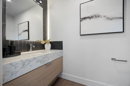 Guest Bathroom Photo of 3218 Highland Boulevard, North Vancouver, BC