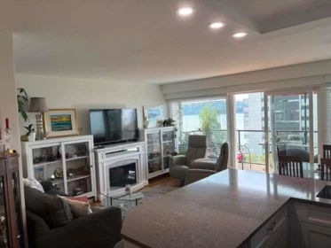 Kitchen Photo of 404 1845 Bellevue Avenue, West Vancouver, BC