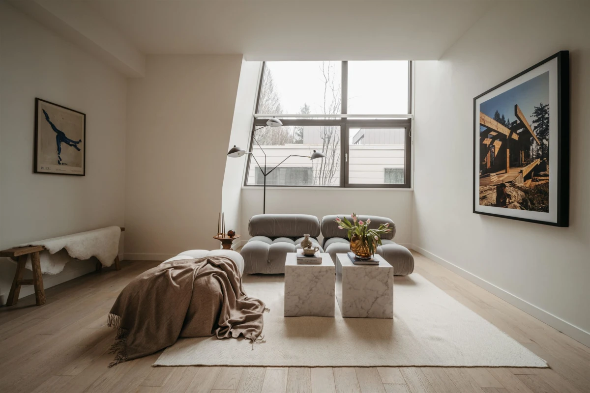 Living Room Photo of 5 6 W 17th Avenue, Vancouver, BC