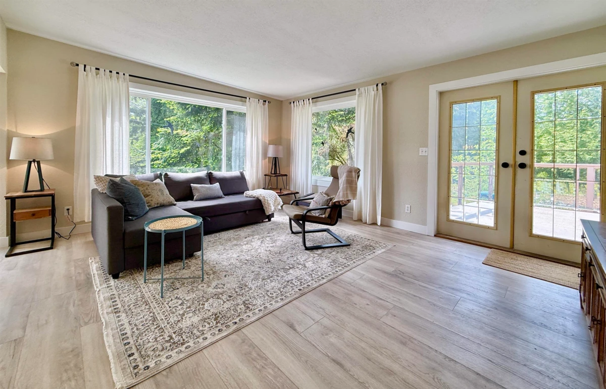 Dining Area Photo of 6376 Sunshine Coast Highway, Sechelt, BC