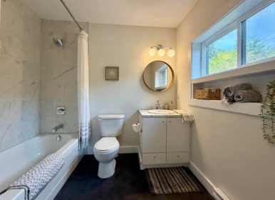 Laundry Room Photo of 6376 Sunshine Coast Highway, Sechelt, BC