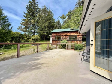 Mudroom Photo of 6376 Sunshine Coast Highway, Sechelt, BC