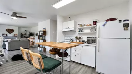 Breakfast Nook Photo of 4 32821 6 Avenue, Mission, BC