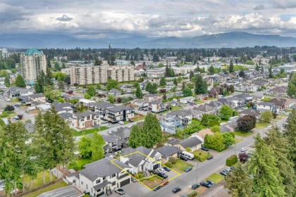 Front Yard Photo of 2862 Princess Street, Abbotsford, BC