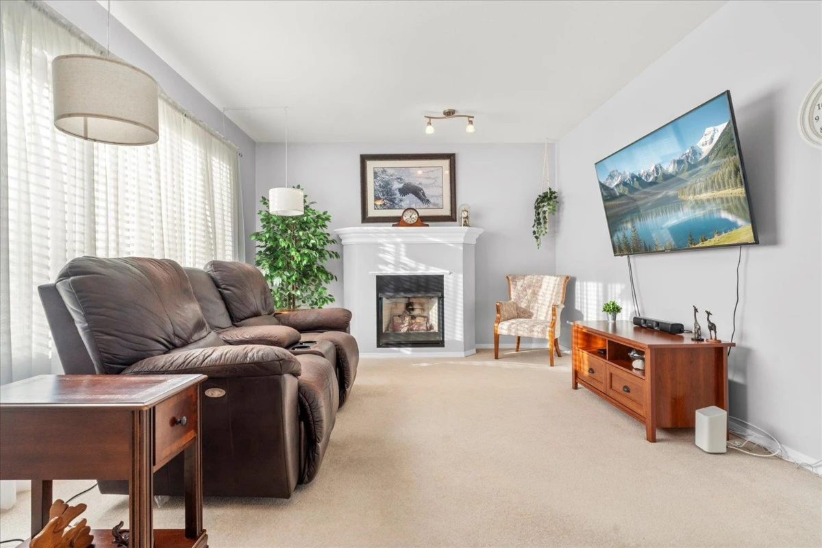Dining Area Photo of 46329 Strathcona Road, Chilliwack, BC