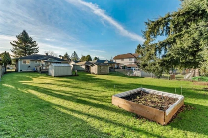 Laundry Room Photo of 46329 Strathcona Road, Chilliwack, BC