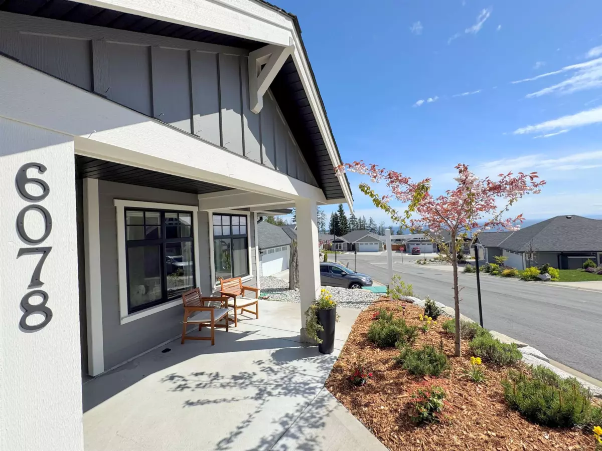 Dining Area Photo of 6078 Kingbird Avenue, Sechelt, BC