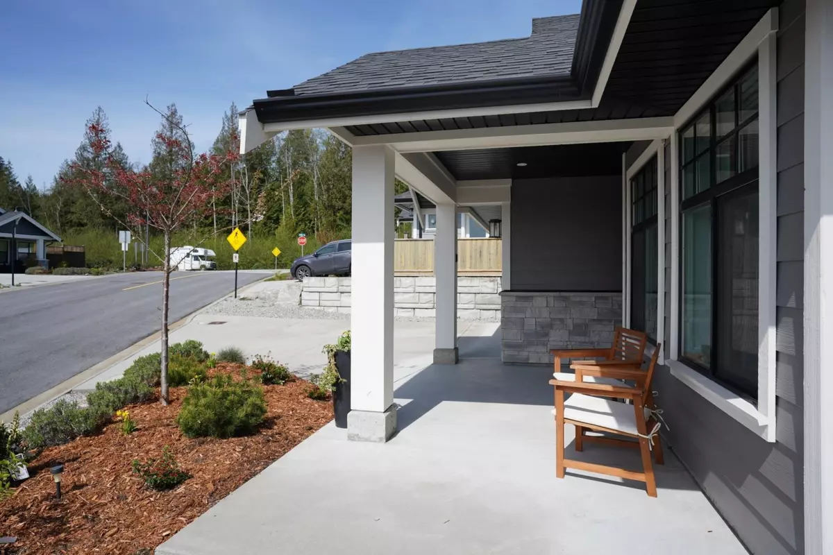 Family Room Photo of 6078 Kingbird Avenue, Sechelt, BC