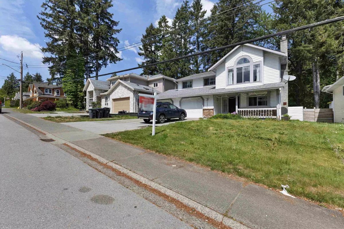 Family Room Photo of 15971 101a Avenue, Surrey, BC
