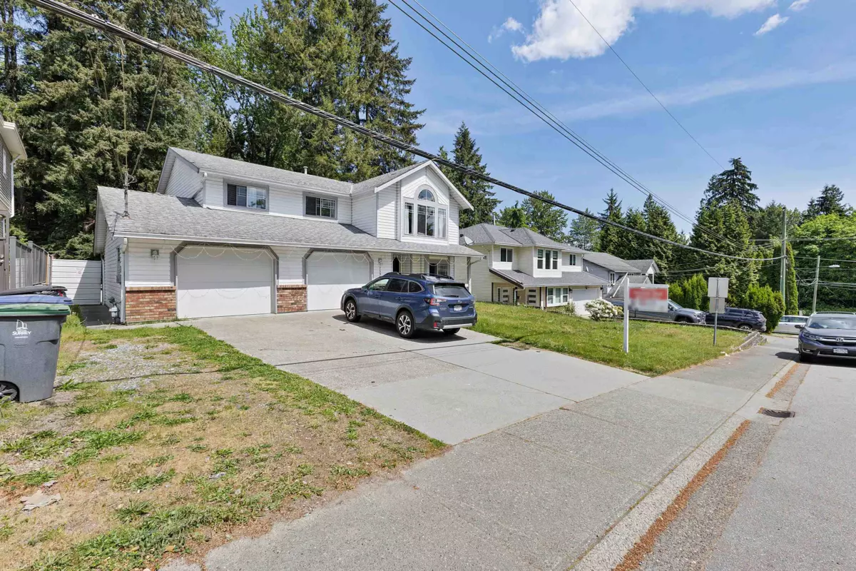 Living Room Photo of 15971 101a Avenue, Surrey, BC