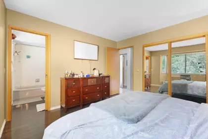 Powder Room Photo of 15971 101a Avenue, Surrey, BC