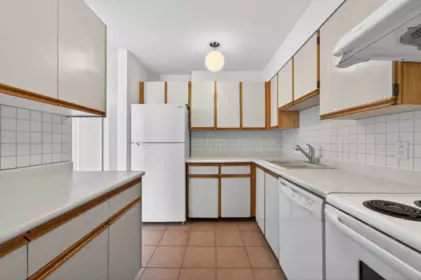 Walk-In Closet Photo of 2105 6540 Burlington Avenue, Burnaby, BC
