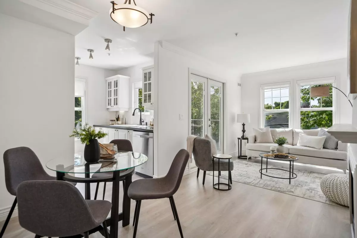 Dining Area Photo of 305 962 W 16th Avenue, Vancouver, BC