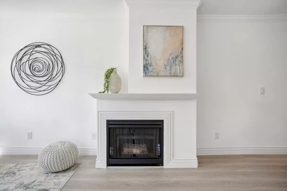 Family Room Photo of 305 962 W 16th Avenue, Vancouver, BC