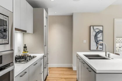 Kitchen Photo of 204 866 Arthur Erickson Place, West Vancouver, BC