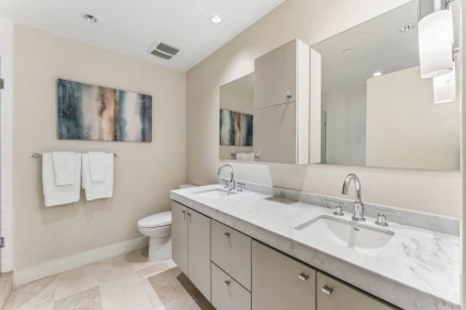 Primary Bathroom Photo of 204 866 Arthur Erickson Place, West Vancouver, BC