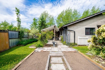 Garden / Landscaping Photo of 9120 145a Street, Surrey, BC