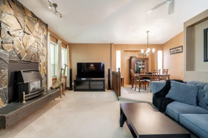Kitchen Photo of 9120 145a Street, Surrey, BC