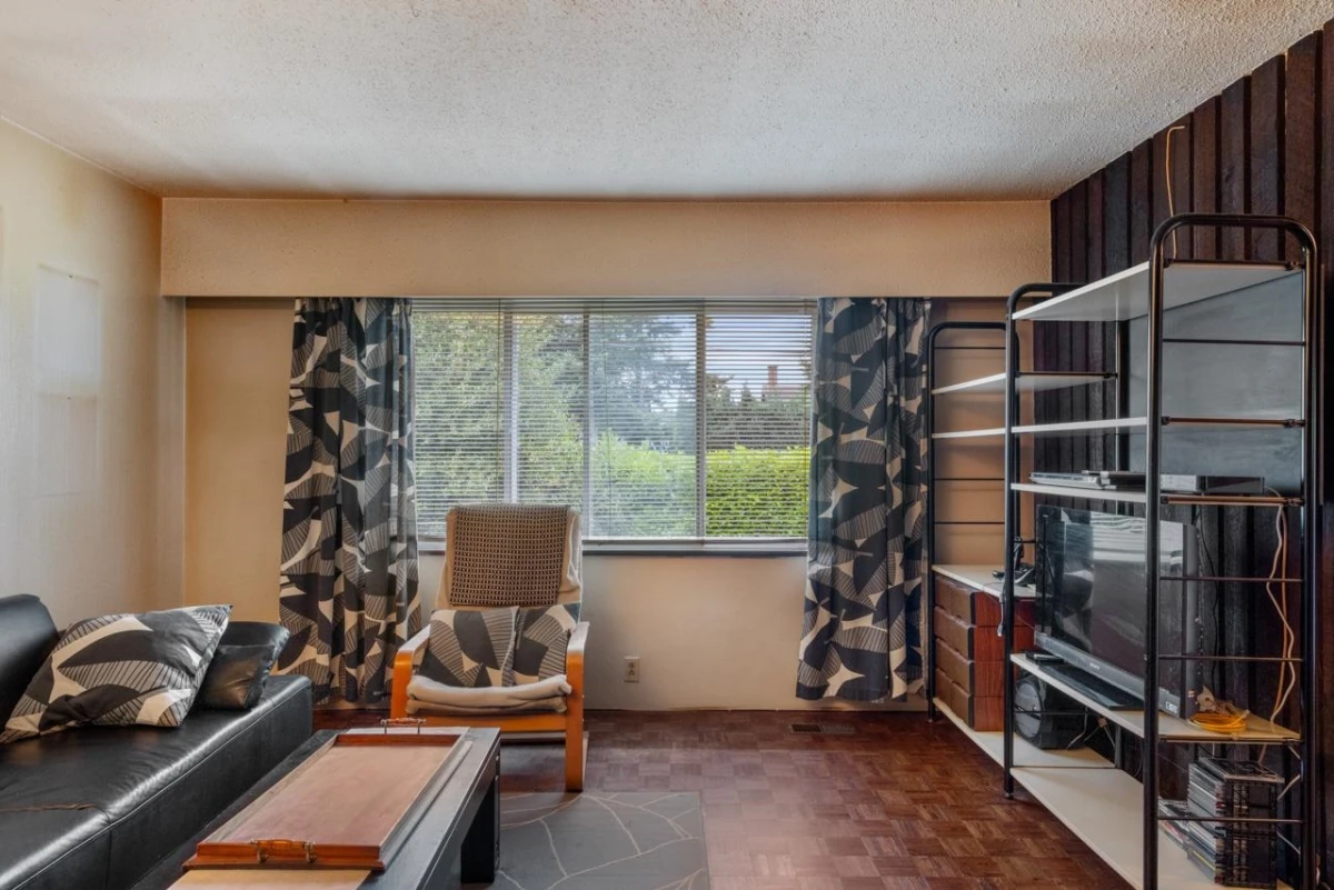 Dining Area Photo of 674 Blue Mountain Street, Coquitlam, BC