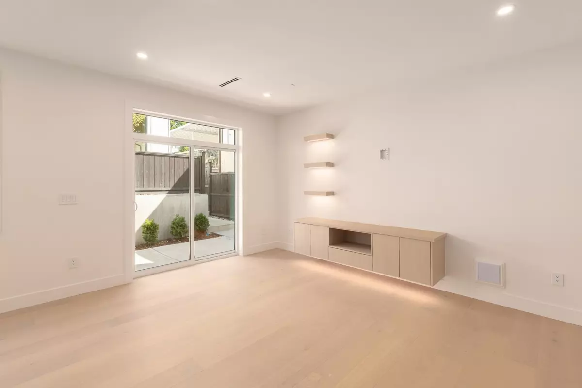 Living Room Photo of 2 3635 Turner Street, Vancouver, BC