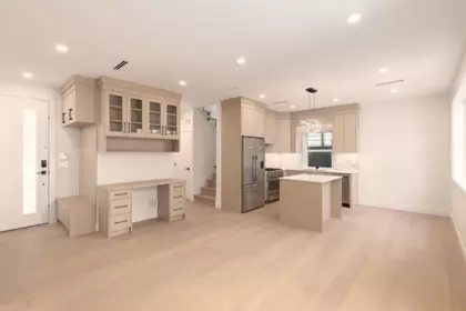 Kitchen Island Photo of 2 3635 Turner Street, Vancouver, BC