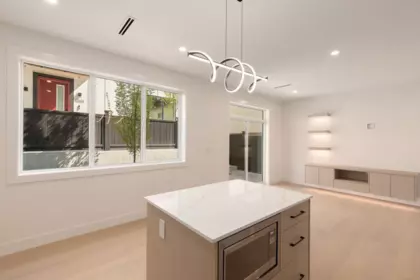 Powder Room Photo of 2 3635 Turner Street, Vancouver, BC