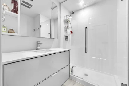Primary Bathroom Photo of 1601 1308 Hornby Street, Vancouver, BC