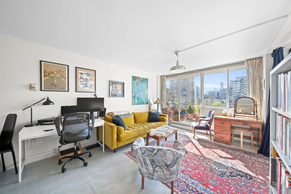 Family Room Photo of 1401 1850 Comox Street, Vancouver, BC