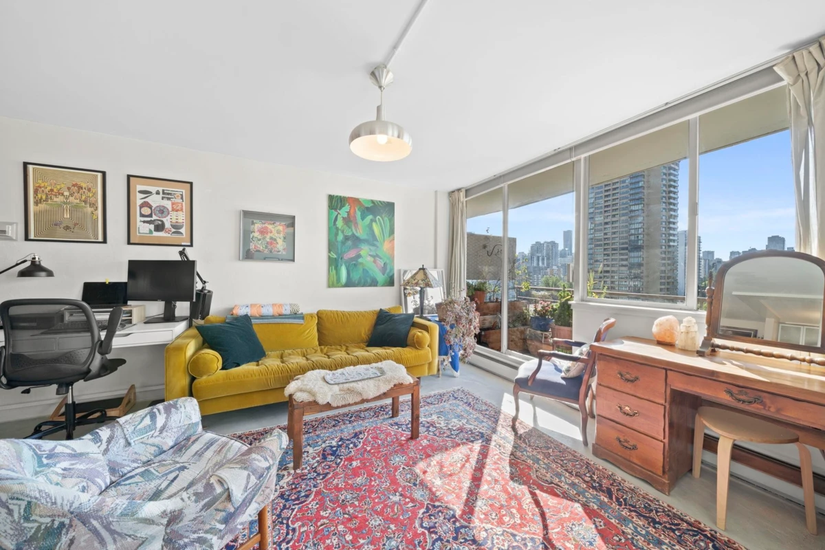 Living Room Photo of 1401 1850 Comox Street, Vancouver, BC