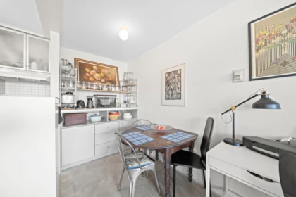 Kitchen Island Photo of 1401 1850 Comox Street, Vancouver, BC