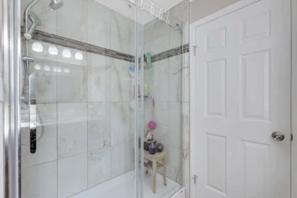 Hallway Photo of 15965 89 Avenue, Surrey, BC