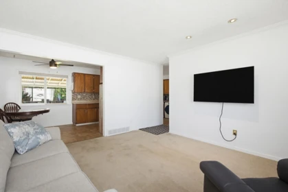 Basement Recreation Room Photo of 34458 Kent Avenue, Abbotsford, BC