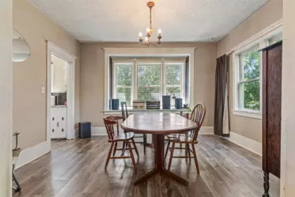 Kitchen Island Photo of 51098 Yale Road, Rosedale, BC