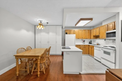 Kitchen Photo of 306 550 Eighth Street, New Westminster, BC