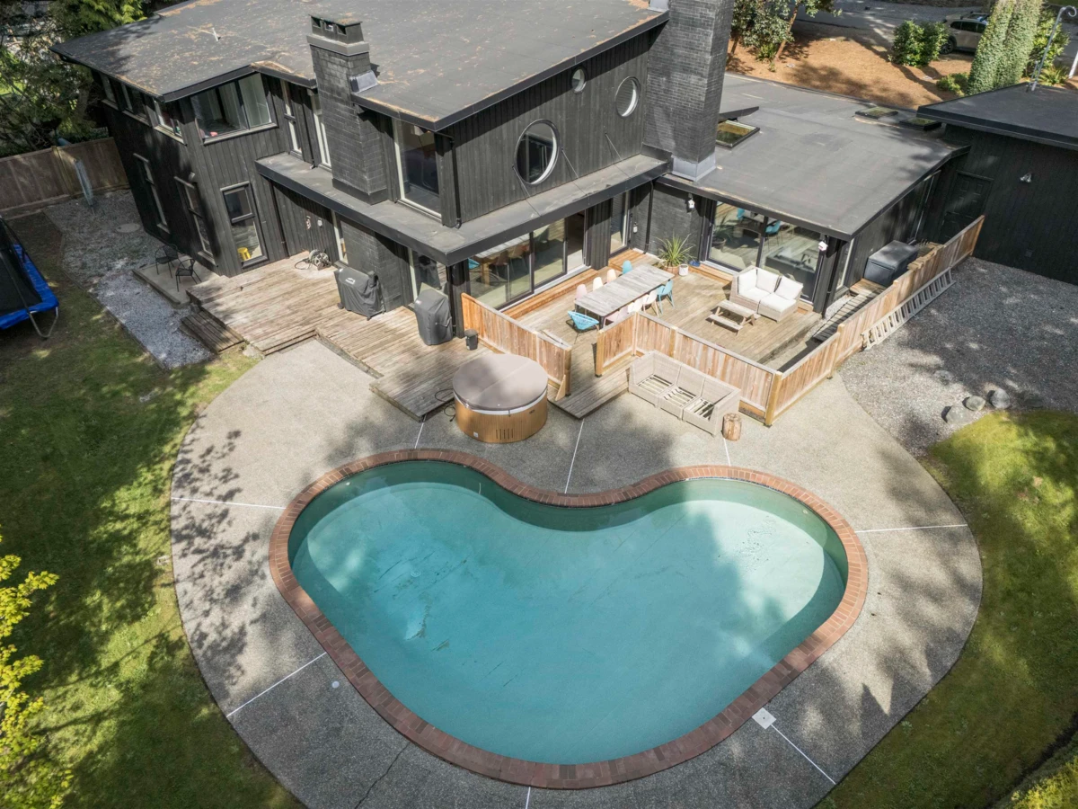 Exterior Rear Photo of 2601 Dogwood Drive, Surrey, BC
