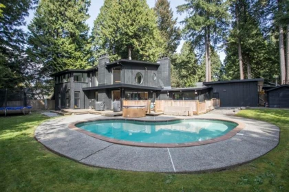 Community Amenities Photo (Clubhouse) of 2601 Dogwood Drive, Surrey, BC