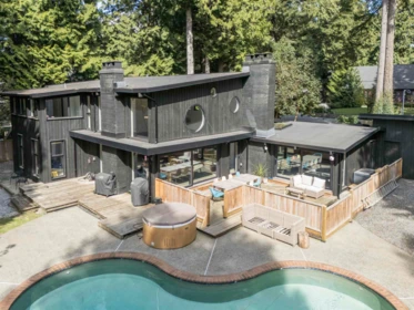 Hot Tub / Spa Photo of 2601 Dogwood Drive, Surrey, BC