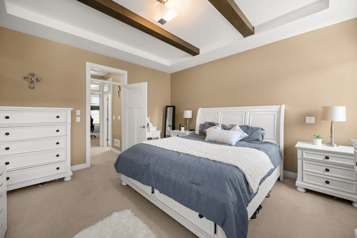 Family Room Photo of 10 15977 26 Avenue, Surrey, BC
