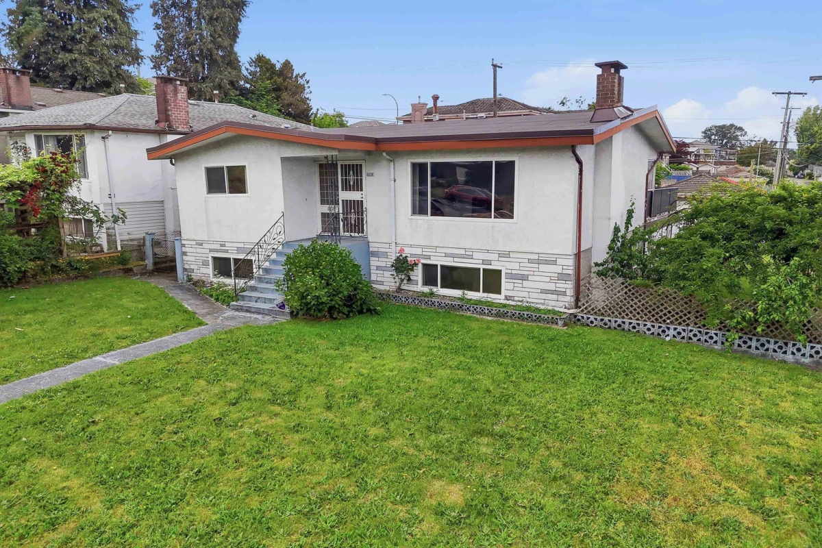 Living Room Photo of 3063 Renfrew Street, Vancouver, BC