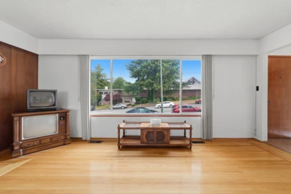 Breakfast Nook Photo of 3063 Renfrew Street, Vancouver, BC