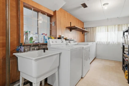 Hot Tub / Spa Photo of 3063 Renfrew Street, Vancouver, BC