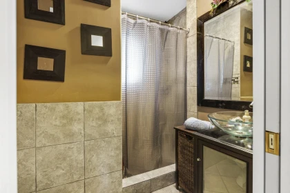Guest Bathroom Photo of 4582 Woodgreen Court, West Vancouver, BC