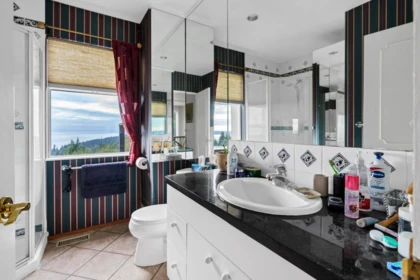 Mudroom Photo of 4582 Woodgreen Court, West Vancouver, BC