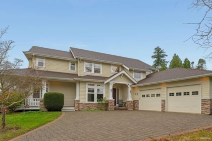 2110 Indian Fort Drive, Surrey, BC, Surrey — Single Family Residence for sale