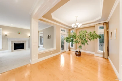 Kitchen Island Photo of 2110 INDIAN FORT DRIVE, Surrey BC V4A 3L8