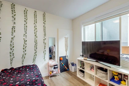 Street View Photo of 2553 WESTERN AVENUE, North Vancouver BC V7N 3L2