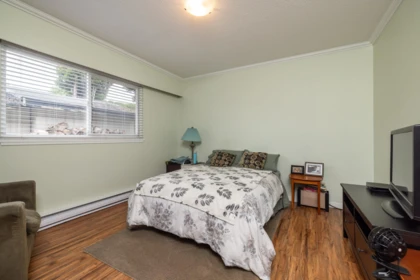Hallway Photo of 5567 44 Avenue, Delta, BC