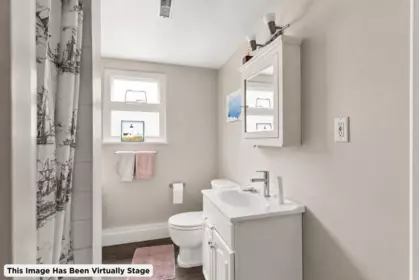 Guest Bathroom Photo of 10151 Rosedene Crescent, Richmond, BC